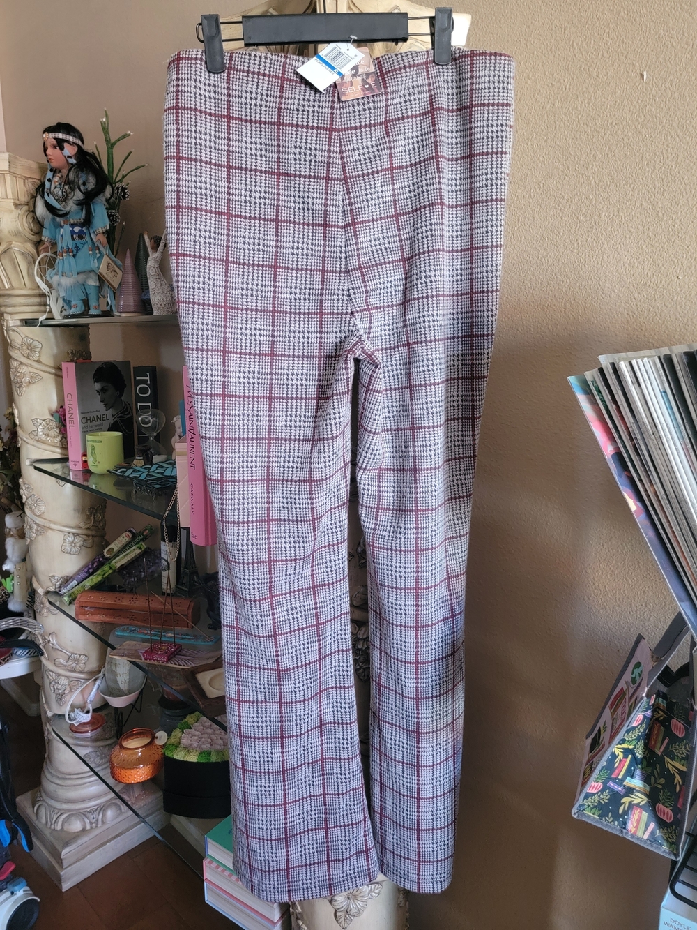 Self E -Esteem Plaid Straight-Leg Pants in White and Burgundy